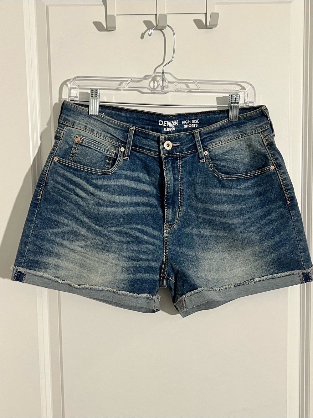 Denizen from Levi's Women Blue Washed High-Rise Jean Shorts Size 10